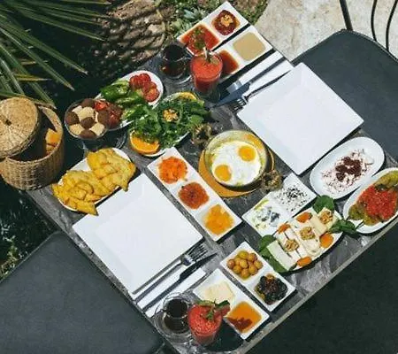 Pitoresk Alacati Hotel